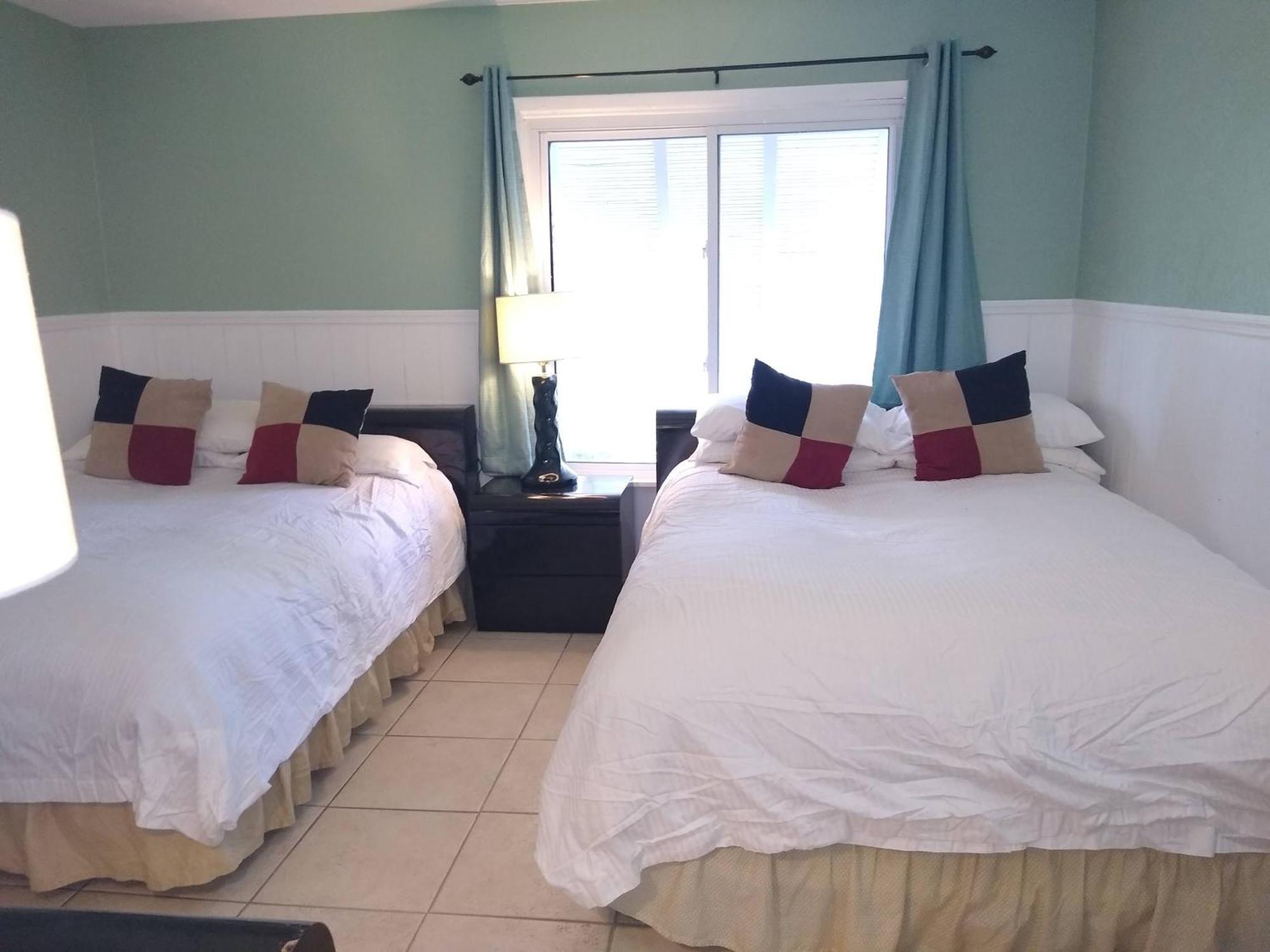 Affordable Two Bedroom Tropical Condo - Private Beach, Pools, Hot Tub San Petersburgo Exterior foto
