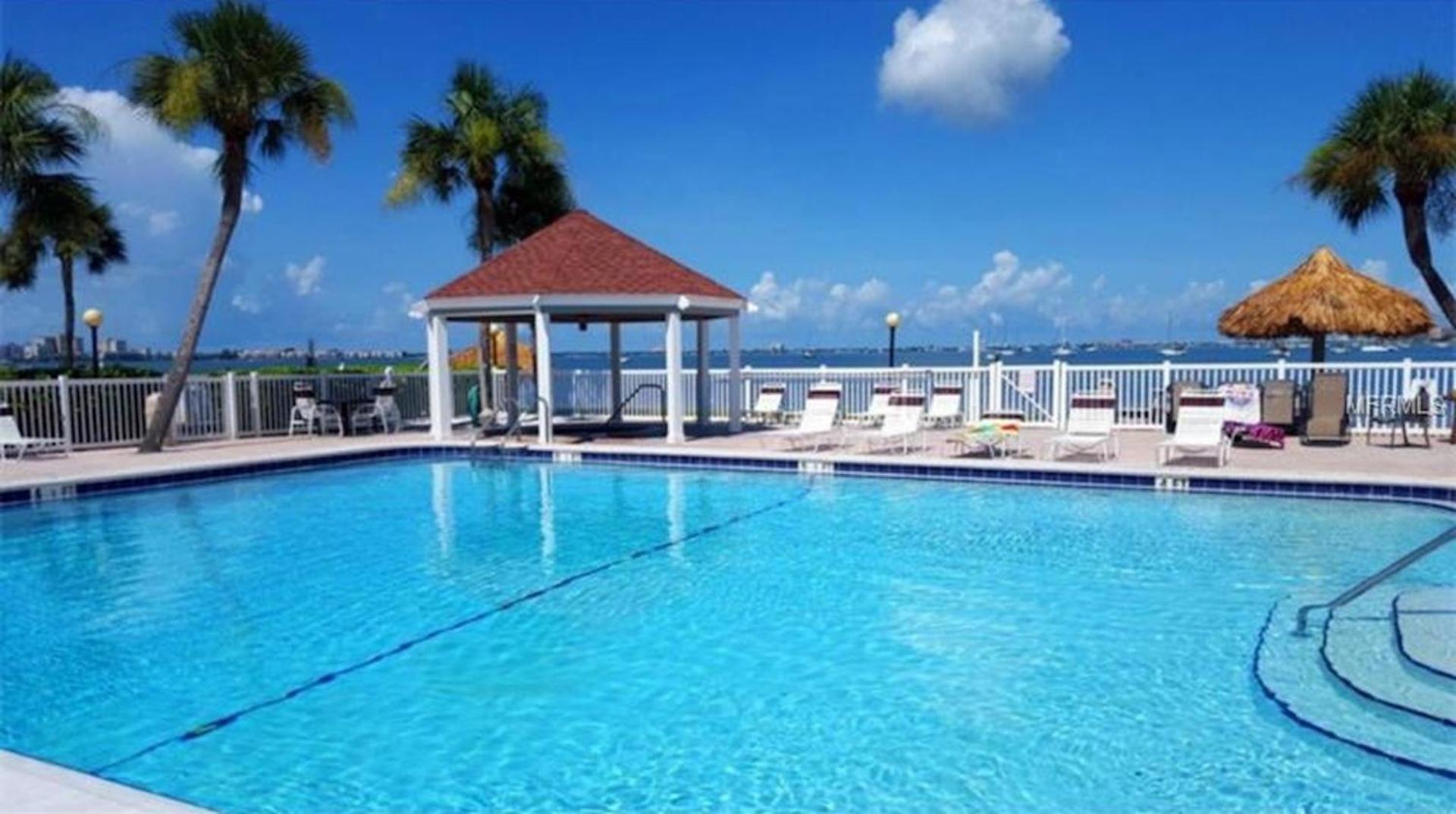 Affordable Two Bedroom Tropical Condo - Private Beach, Pools, Hot Tub San Petersburgo Exterior foto