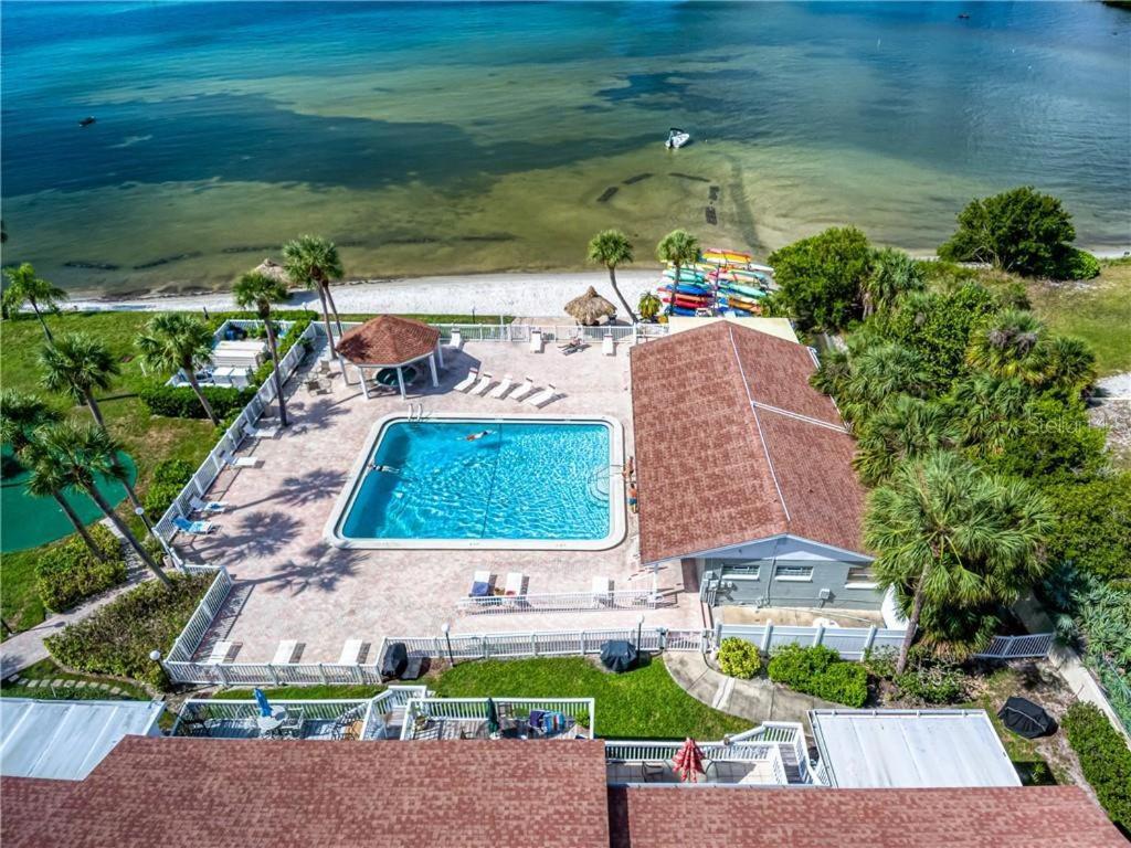 Affordable Two Bedroom Tropical Condo - Private Beach, Pools, Hot Tub San Petersburgo Exterior foto