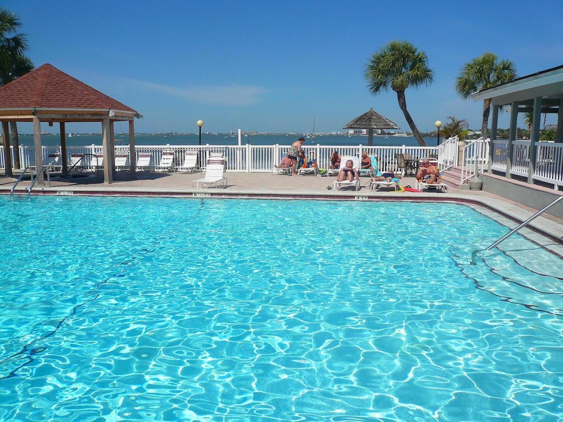 Affordable Two Bedroom Tropical Condo - Private Beach, Pools, Hot Tub San Petersburgo Exterior foto
