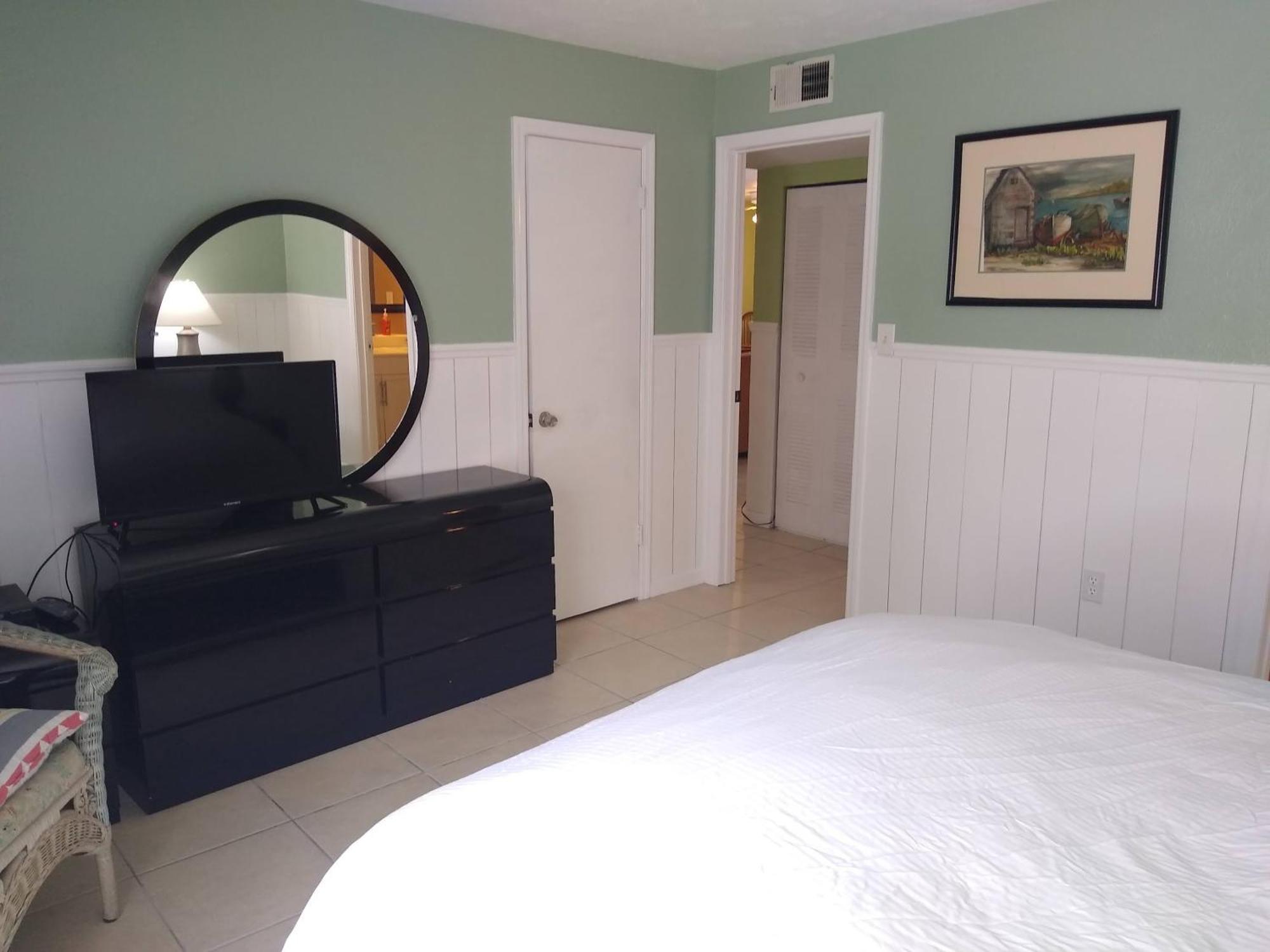 Affordable Two Bedroom Tropical Condo - Private Beach, Pools, Hot Tub San Petersburgo Exterior foto