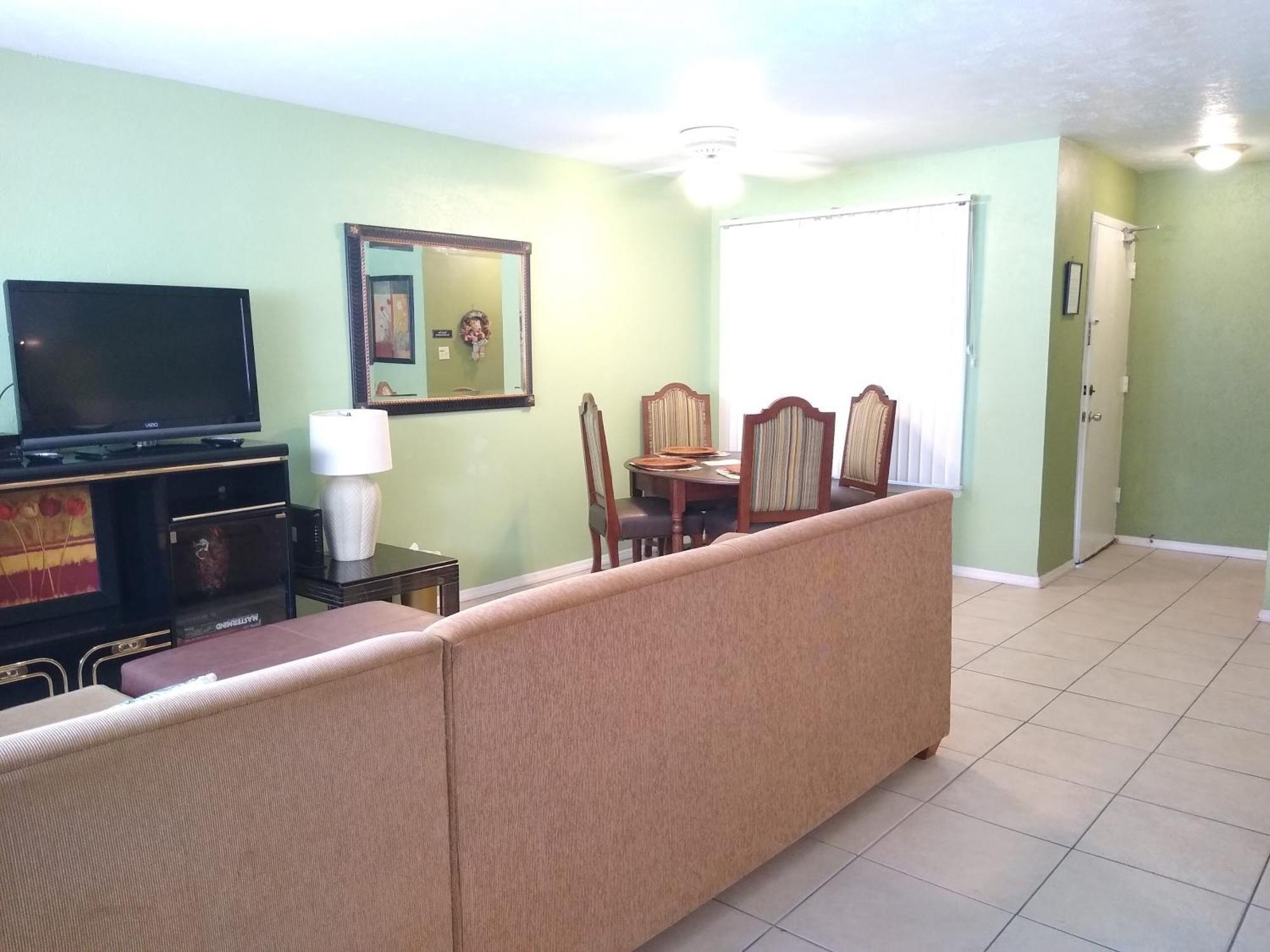 Affordable Two Bedroom Tropical Condo - Private Beach, Pools, Hot Tub San Petersburgo Exterior foto